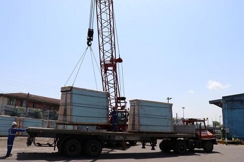 بارگیری روزانه ۱۲۰ تن شیشه از بندر خرمشهر برای صادرات به کویت