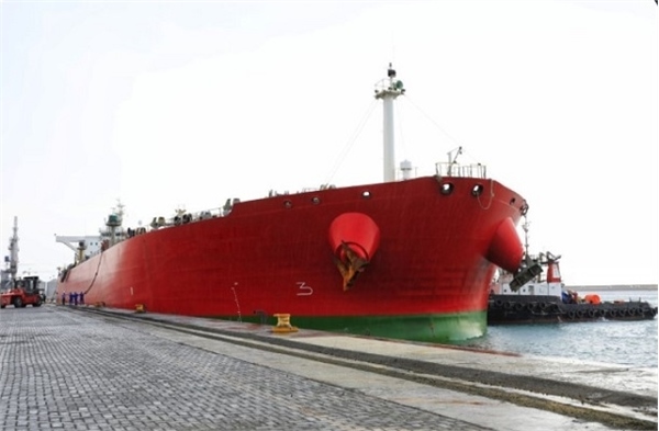 پهلوگیری اولین کشتی پهن‌پیکر فله‌بر ۱۲۰ هزار تنب برای نخستین بار