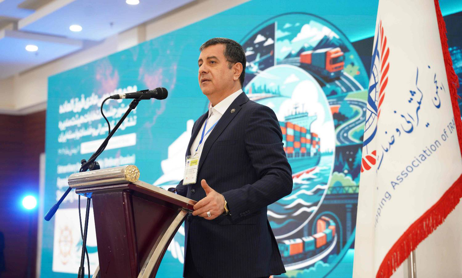 ظرفیت بندر شهید رجایی ۱۰۰ درصد پُر‌ است اما نه به دلیل بهره وری بالا / بنادر کشور با ضعف تجهیزات دست…