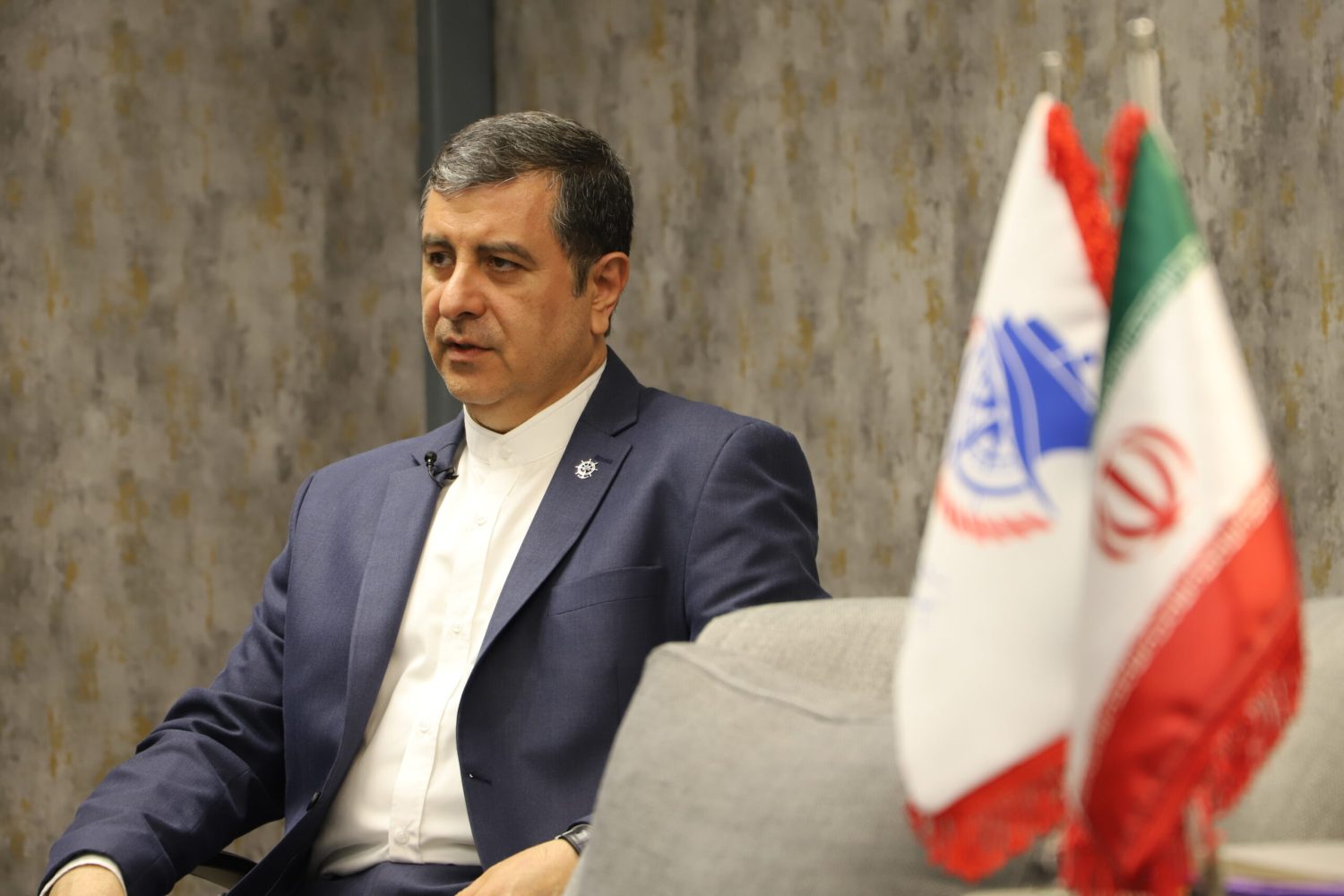 پل مه:کالاهای اساسی و دارو بدون وقفه وارد می‌شود