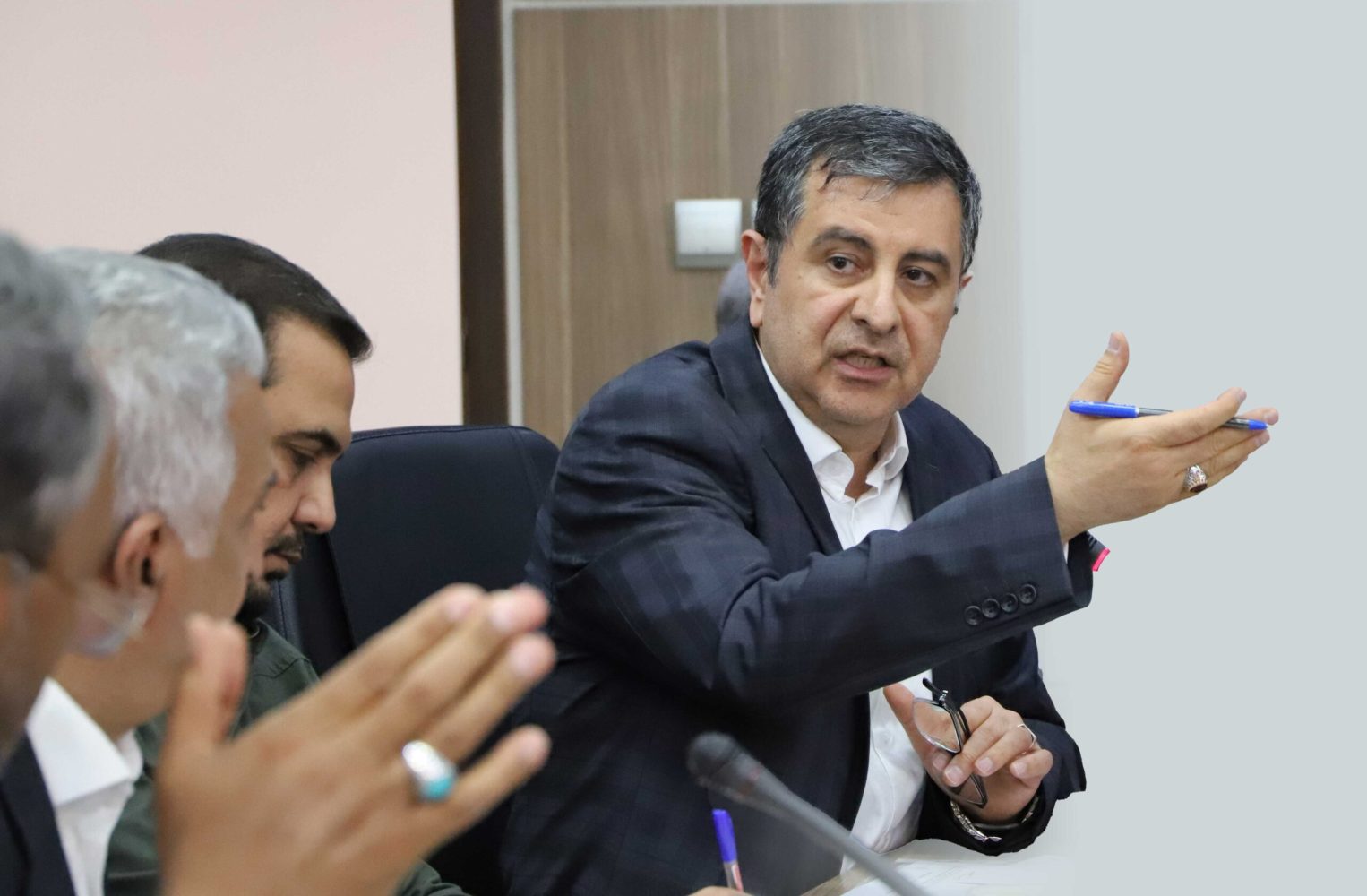 پل مه:با شرکای تجاری در «پیچ و خم جنگ» مدارا کنید